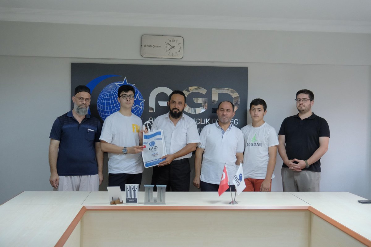 agd_pendik's tweet photo. AGD Pendik şubesi Fevziçakmak mahallesi temsilciliği kaşif grubu ortaokul öğrencilerinden ÖMER ASAF YILDIRIM LGS sınavında 500 tam puan alarak Türkiye BİRİNCİSİ olmuştur.

Kardeşimizi tebrik eder ömrü hayatı boyunca başarılarının devamını dileriz. https://t.co/tiXIc1reBw