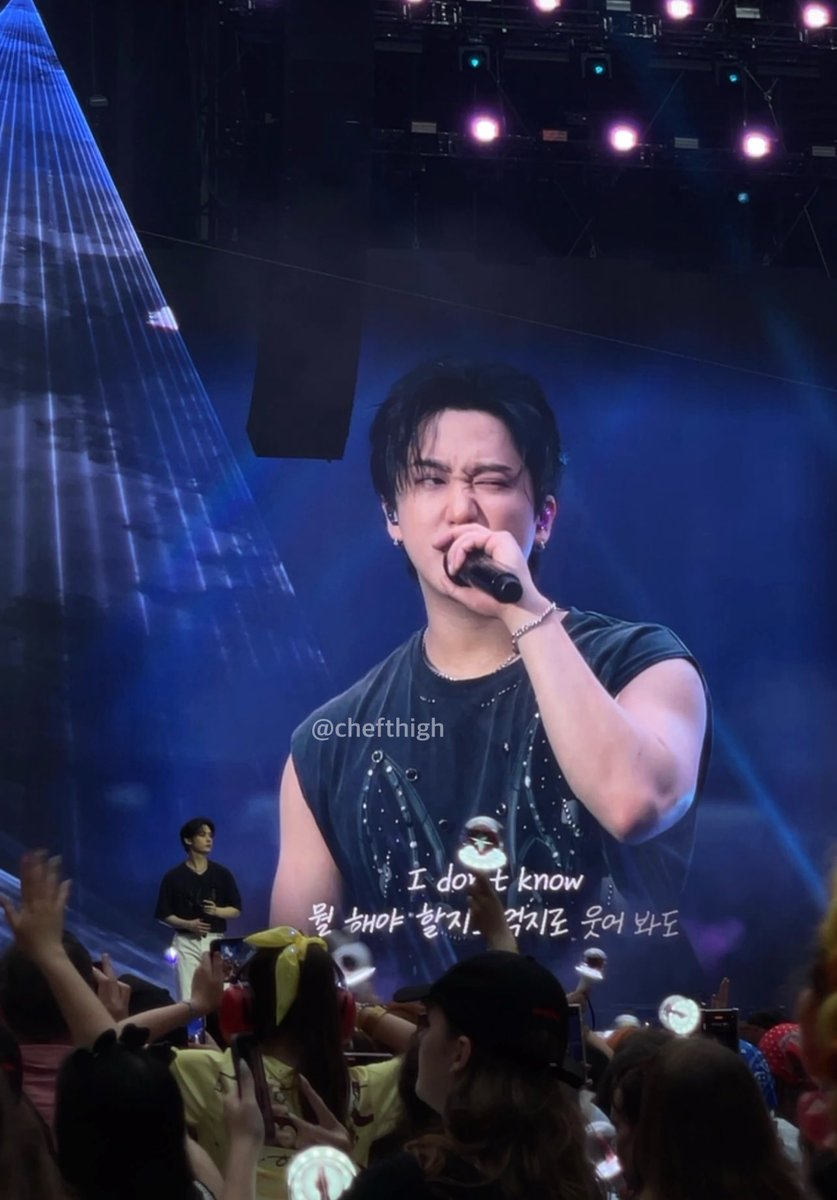 fav pics that i took from the london day2 concert