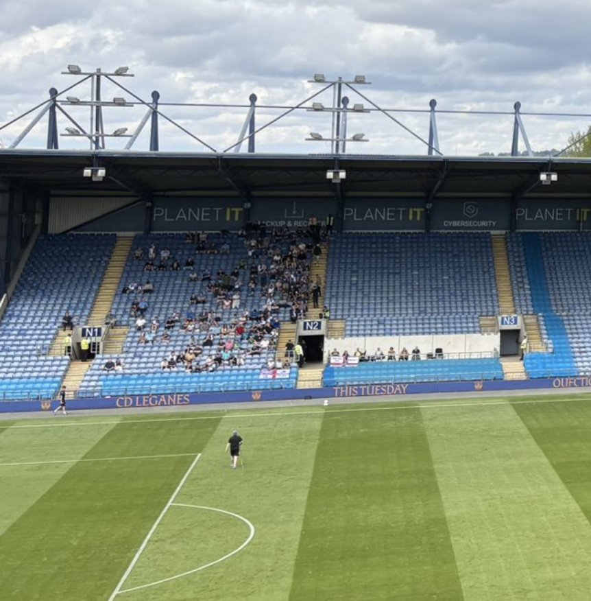 Bristol Rovers fans at Oxford today 

#BristolRovers