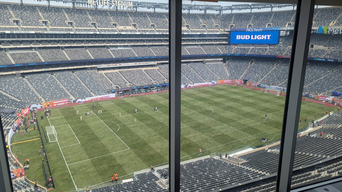pvtmcbain's tweet image. It feels like I was here... Oh wait, I was just here for the Club World Cup Final 13 days ago.
Today we have the Premier League Summer Series doubleheader with Everton vs Bournemouth and Manchester United vs West Ham.
First game kicks off at 4:00 p.m. #premierleaguesummerseries
