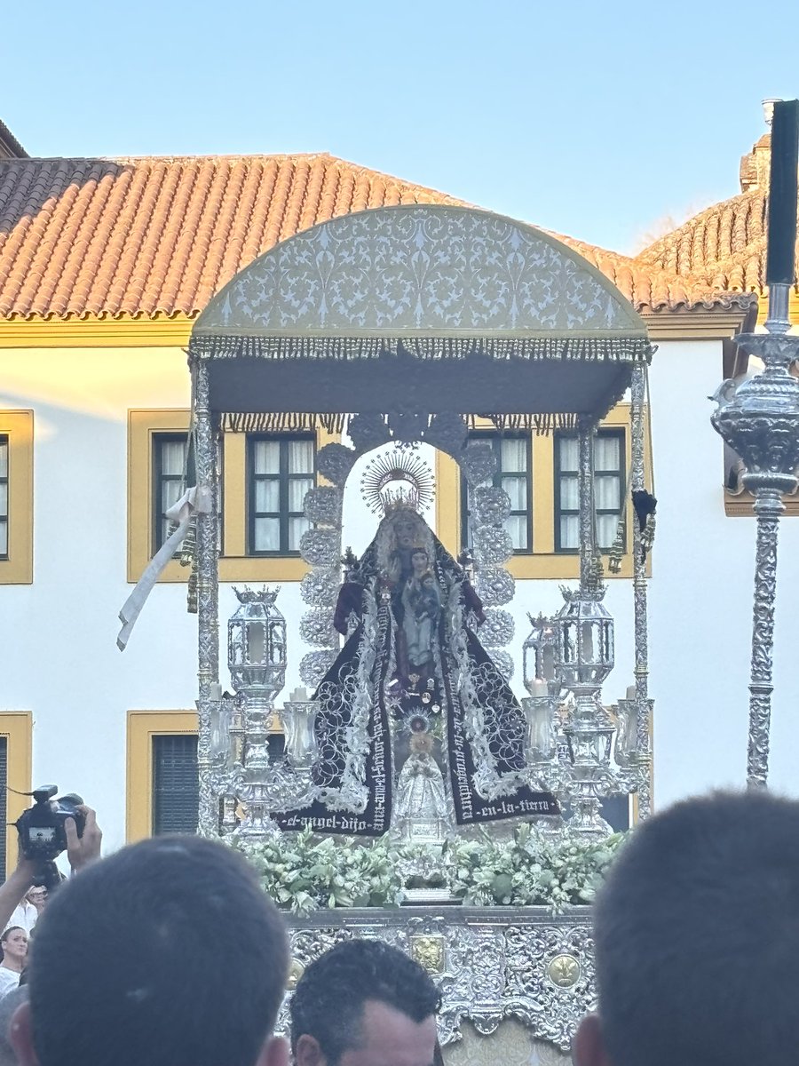 VictorDRGS's tweet image. Hoy toca ver a Santa Ana salir  en Dos Hermanas.