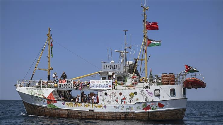 Önce Madleen, şimdi Handala…
Akdeniz'den Gazze’ye insanlık ve vicdan taşıyor.

Ulaşsalar da ulaşamasalar da gerçek değişmeyecek:
Siyonist İsrail kaybedecek, direnen Gazze, Hamas ve Filistin kazanacak.

#Handala