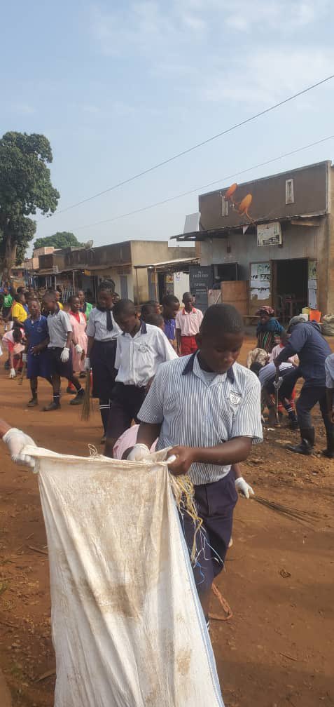 FLF_ngo's tweet image. What happens when young minds meet realities? Change. 

In Mityana, our My Nature Campaign gave students tools to understand and act on the SDGs.  
1/1