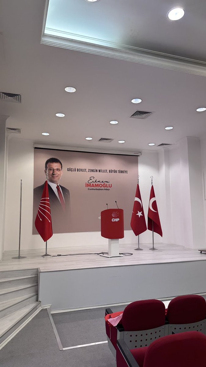 Ekrem İmamoğlu’nun cumhurbaşkanı adaylığı sloganı:

“Güçlü devlet, zengin millet, büyük Türkiye.”