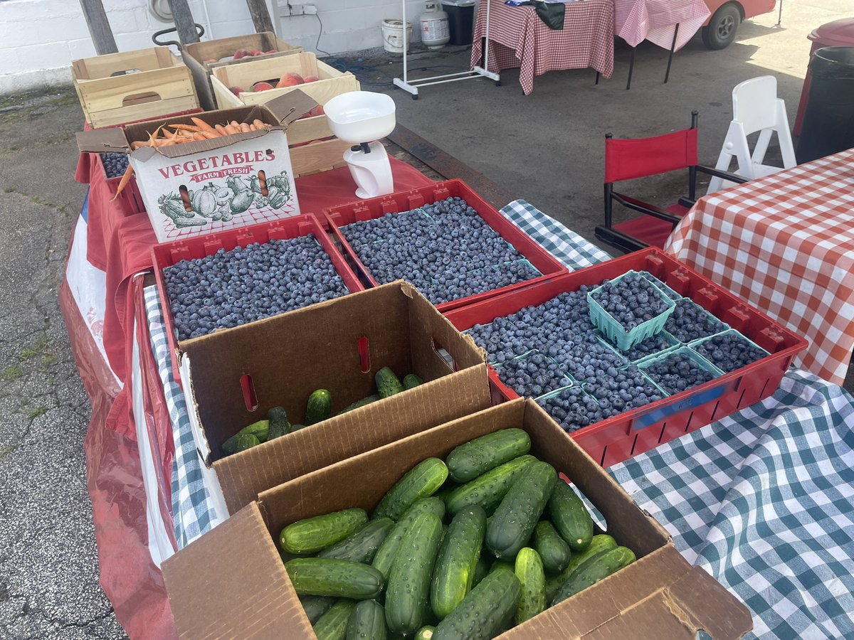 pbeanVT's tweet image. We are SO BACK with a brand new tent after the storms destroyed the last one…
We’ve got:
-Blueberries 🫐
-Cukes🥒
-Carrots 🥕
-Peaches🍑
And of course Maple Creemees and Grass Fed Burgers!!!
470 North Main Street, Northfield VT 05663