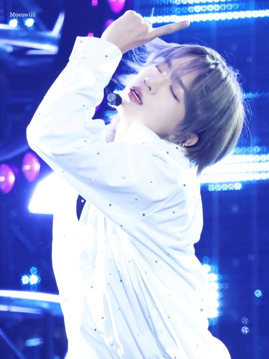 M9eowiiii's tweet image. 250726 썸머 가요대전
Let there be light✨
#AHOF #아홉 #SHUAIBO #장슈아이보
#ZHANGSHUAIBO #张帅博 #シュアイボ