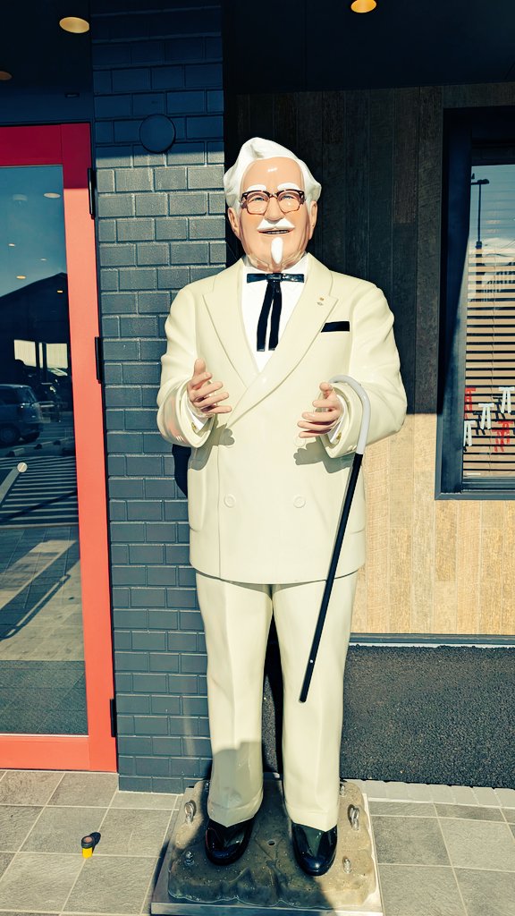 今週もDENにご来店くださった皆さんありがとうございました。今夜も楽しく過ごせましたね。また来週もよろしくお願いします。それでは素敵な日曜日をお過ごしください。暑さ対策忘れずにね！

#dencafe