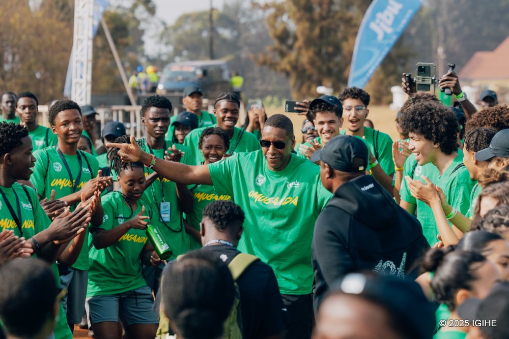 IGIHE Sports (@igihesports) on Twitter photo Abitabiriye Iserukiramuco rya Giants of Africa 2025 bifatanyije n’abaturage mu Umuganda rusange (Amafoto)
➡️igihe.com/imikino/basket…
✍️<a href="/ByiringiroOsee/">Byiringiro Osee</a>
📸:<a href="/rusaphoto/">RUSA Photographer</a> Abitabiriye Iserukiramuco rya Giants of Africa 2025 bifatanyije n’abaturage mu Umuganda rusange (Amafoto)
➡️igihe.com/imikino/basket…
✍️<a href="/ByiringiroOsee/">Byiringiro Osee</a>
📸:<a href="/rusaphoto/">RUSA Photographer</a>