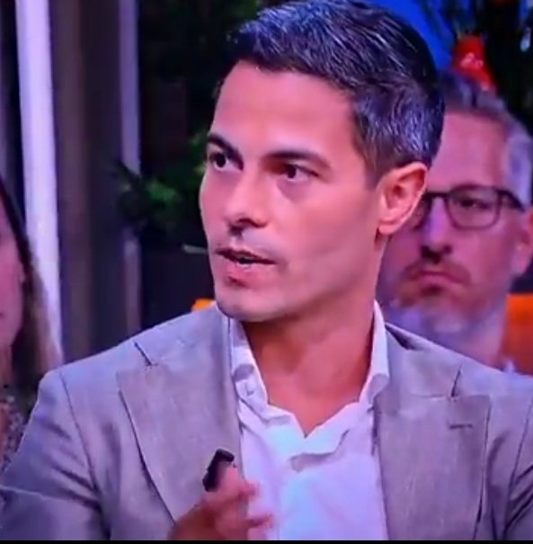 Rob Jetten gaf gister bij #vandaaginside toe dat het stikstof-geneuzel helemaal niet om de natuur gaat, maar omdat ze het land van de boeren willen STELEN! 
Dit drijft boerengezinnen tot WANHOOP!

Doe een ❤️ &amp; RT als je ook zo WALGT van Jetten!