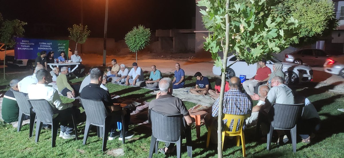 demurfail63's tweet image. Demokratik Toplum Buluşmaları kapsamında bugün Yarimtepe Köyü’ndeydik.
Karaköprü ilçesine bağlı Yarimtepe Köyü’nde halk toplantısı gerçekleştirdik.
Köy halkıyla bir araya gelerek talepleri ve çözüm önerilerini konuştuk. Demokratik katılımın ve ortak yaşamın önemini vurguladığımız…