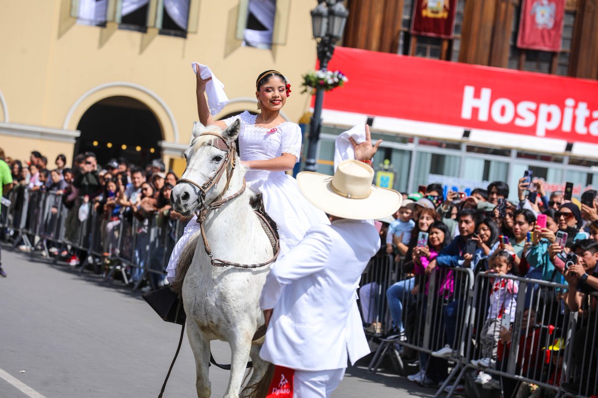 MuniLima's tweet image. Presentaci贸n de los caballos de pasos por Fiestas Patrias
La Asociaci贸n Cultural del Caballo Peruano de Paso ofreci贸 un incre铆ble homenaje a esta raza emblem谩tica, s铆mbolo de identidad nacional y patrimonio cultural聽del聽Per煤.