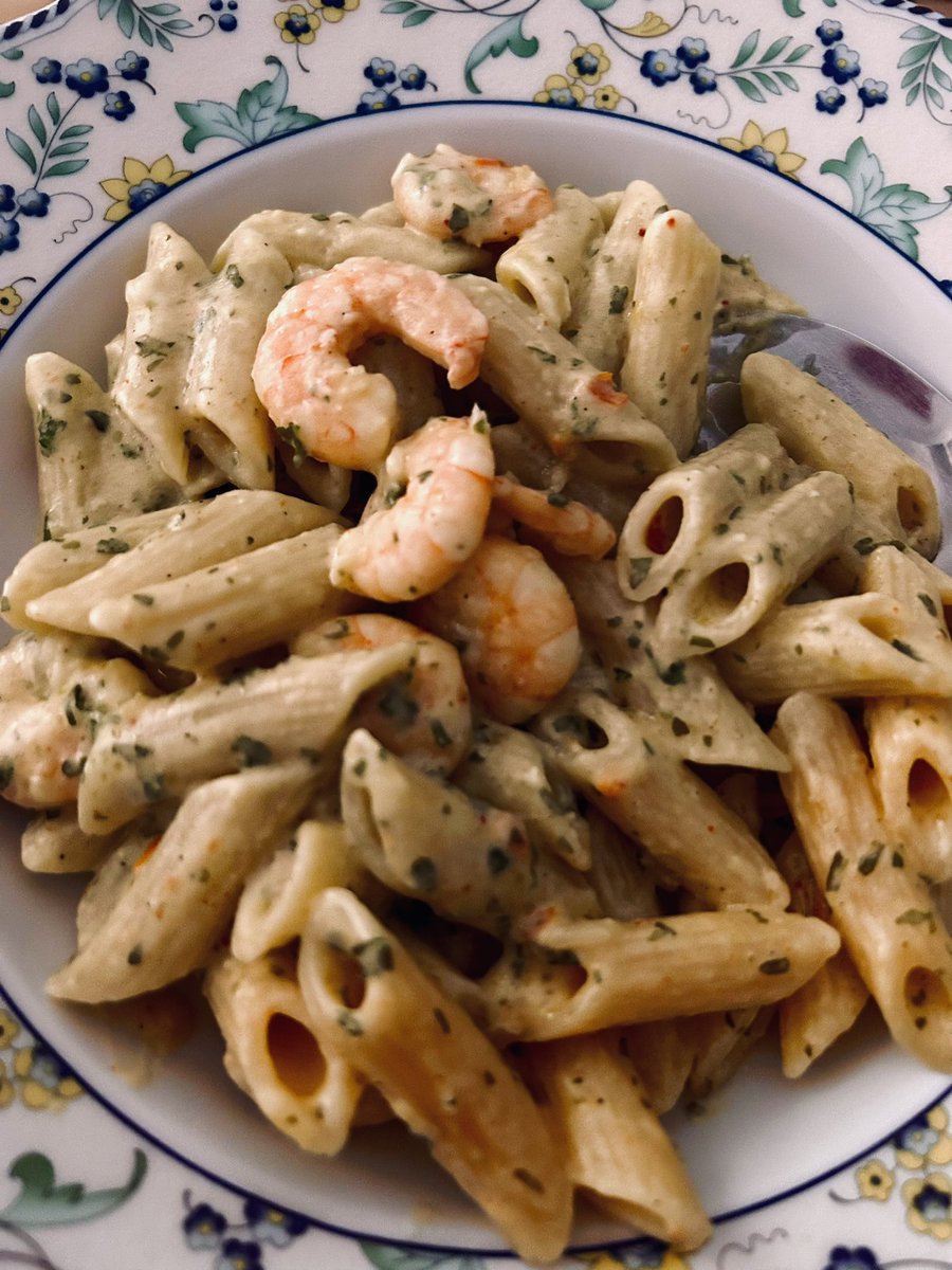 Abendessen.
Gewünscht vom Sohn. Gekocht von Mama und Sohn. 🥹
Es war sehr, sehr lecker. 
Ich lieb den so. 🥰