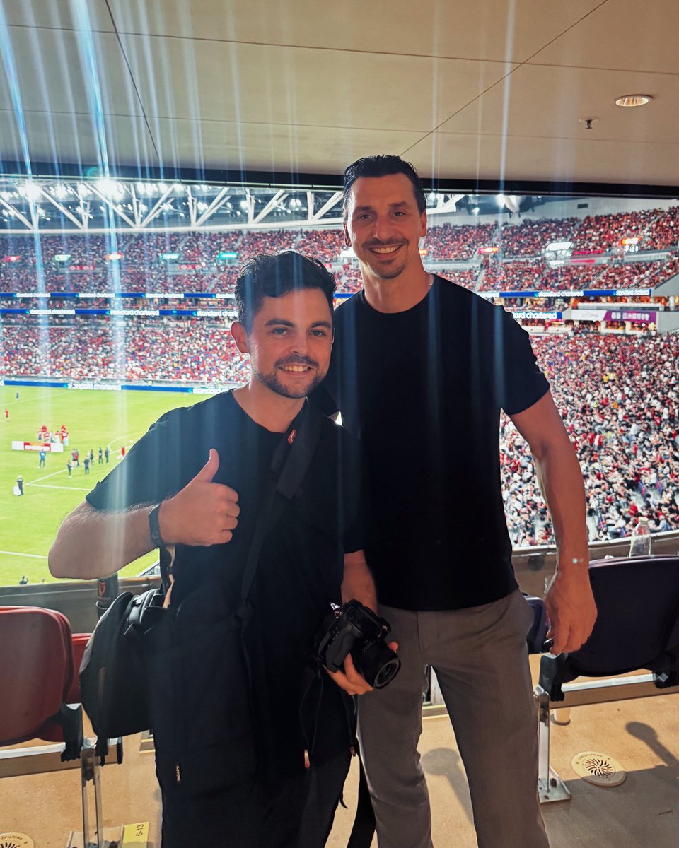 Watching the AC Milan vs Liverpool game today with <a href="/Ibra_official/">Zlatan Ibrahimović</a> Ibrahimović in Hong Kong 🇭🇰