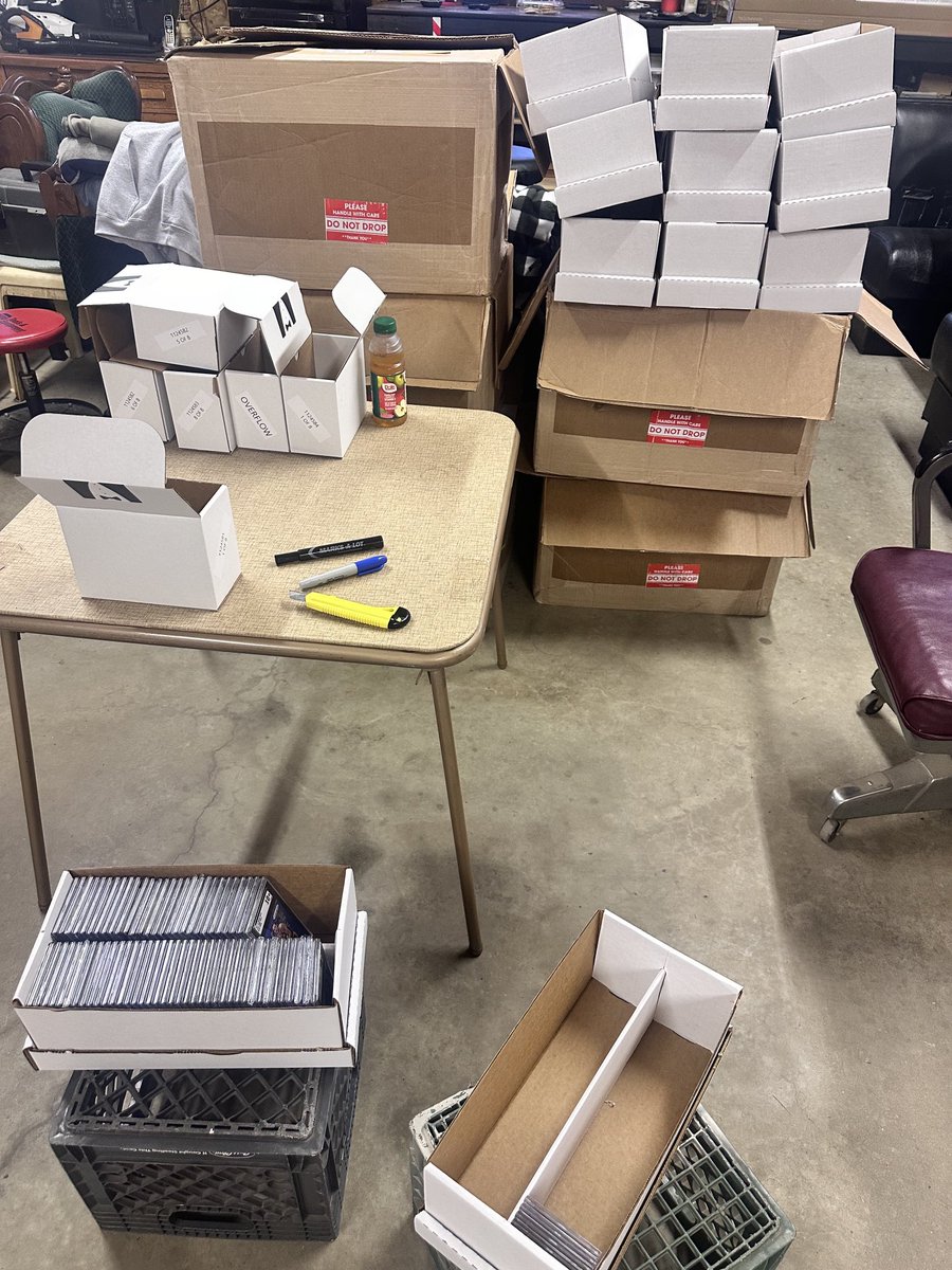DollarCards's tweet image. Good News for @nsccshow Singles Club Fans……. we finally got a truck and started loading!! Over 6000 slabs making the trip, 150,000 .50 cards that are loaded! thousands of great raw cards priced to move! If it’s PC or your store booths 2506 and 2607 have it covered!!!