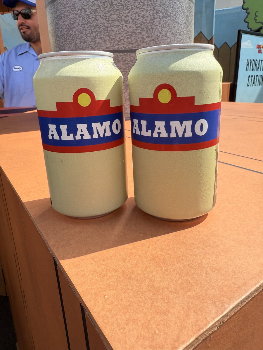 evaction's tweet image. Visiting Arlen for games, a few cold ones and Texas BBQ. #sdcc #sdcc2025 #sandiegocomiccon #sandiegocomiccon2025 #hulu #kingofthehill #arlentexas