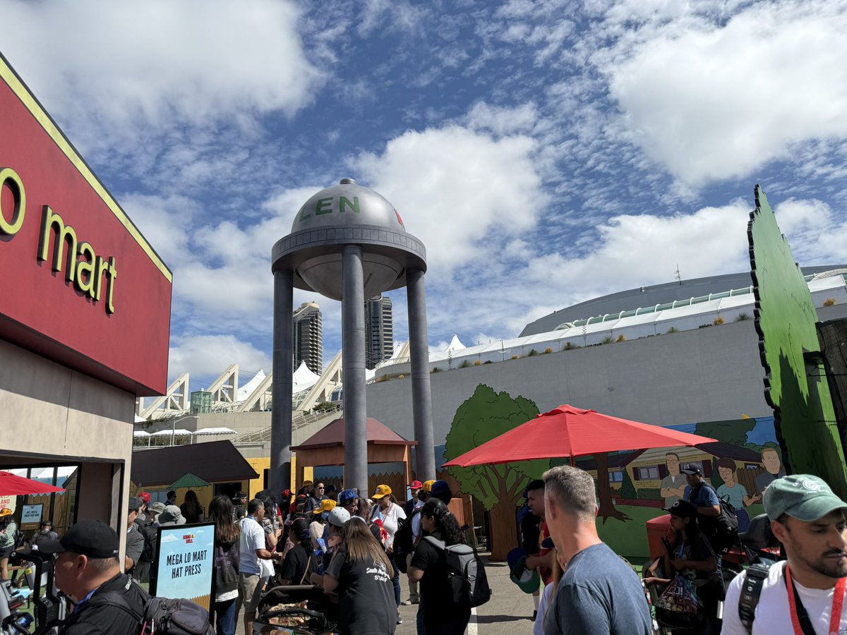 evaction's tweet image. Visiting Arlen for games, a few cold ones and Texas BBQ. #sdcc #sdcc2025 #sandiegocomiccon #sandiegocomiccon2025 #hulu #kingofthehill #arlentexas
