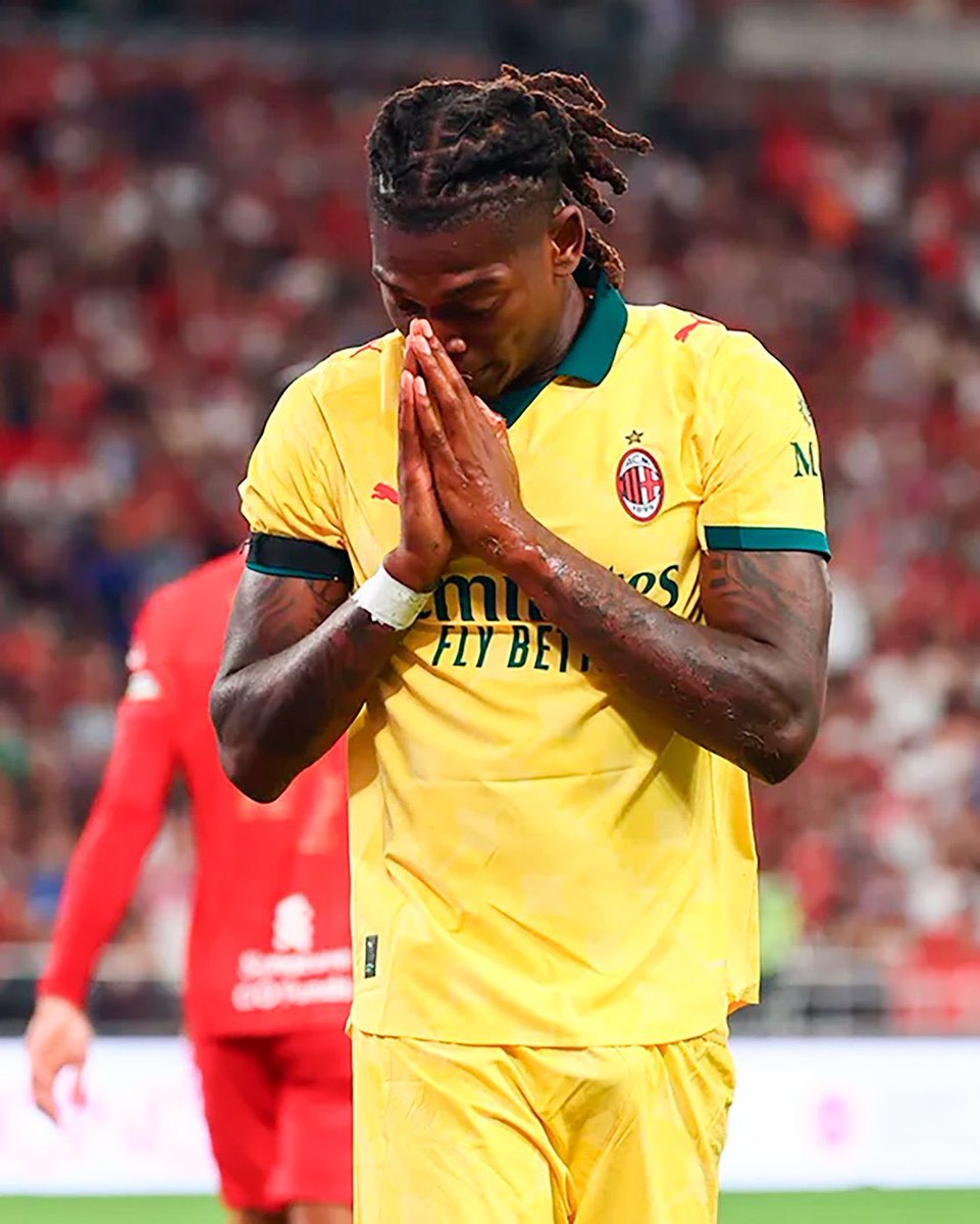 ThatMilanPod's tweet image. ✨“Rafael Leão has extraordinary qualities, he can have a very important season.”
🗣️ Massimiliano Allegri after the 4-2 win vs. Liverpool
The Portuguese scored one, assisted another.
Age 26 season, we go @RafaeLeao7 🏄♂️