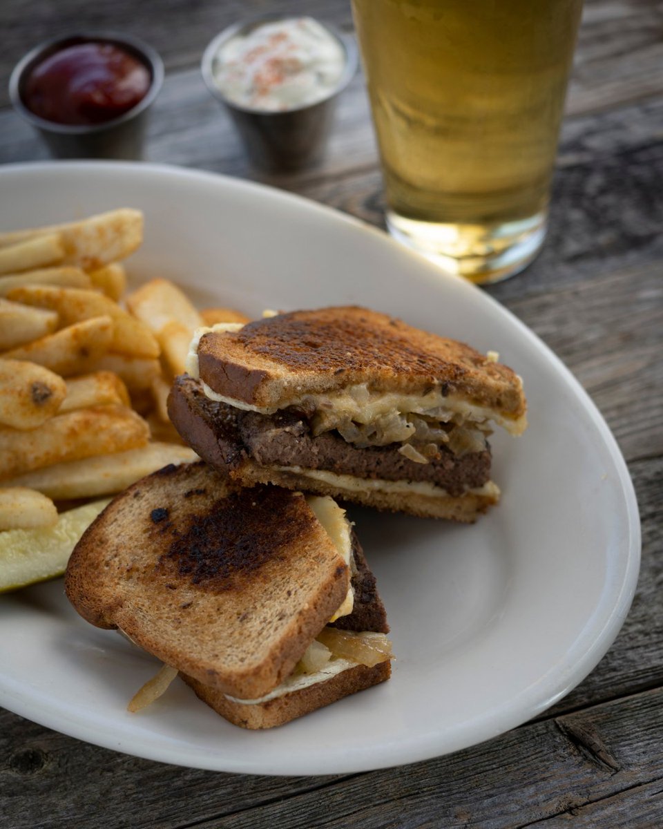 Sometimes all you need is a classic.
Our patty melt is grilled to perfection and served with crispy fries and a cold one—just like you remember.
Nothing fancy. Just really good.