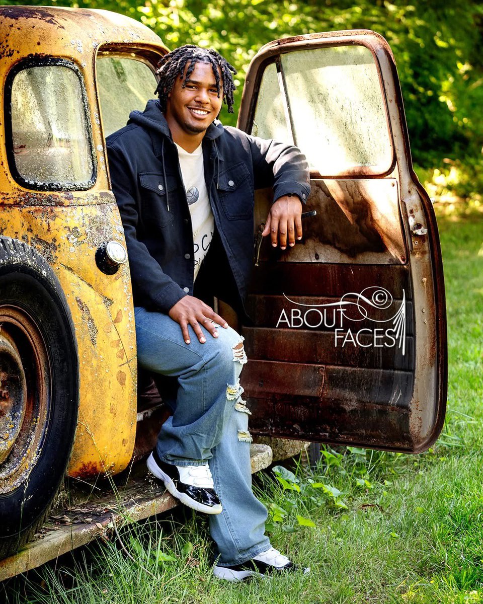 drliz1981's tweet image. I canβt believe weβre already hereβ¦ senior year! Watching @DericWashingto7 grow into the young man he is today has been such a blessing. His strength, kindness, and confidence shine through in every photo and I couldnβt be more proud of him as he gets ready to take on the world!
