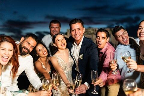 There are ways to handle the expense of wedding season without going broke (or feeling cheap!). It all starts with knowing what matters to you. advisorstream.com/read/how-to-su…