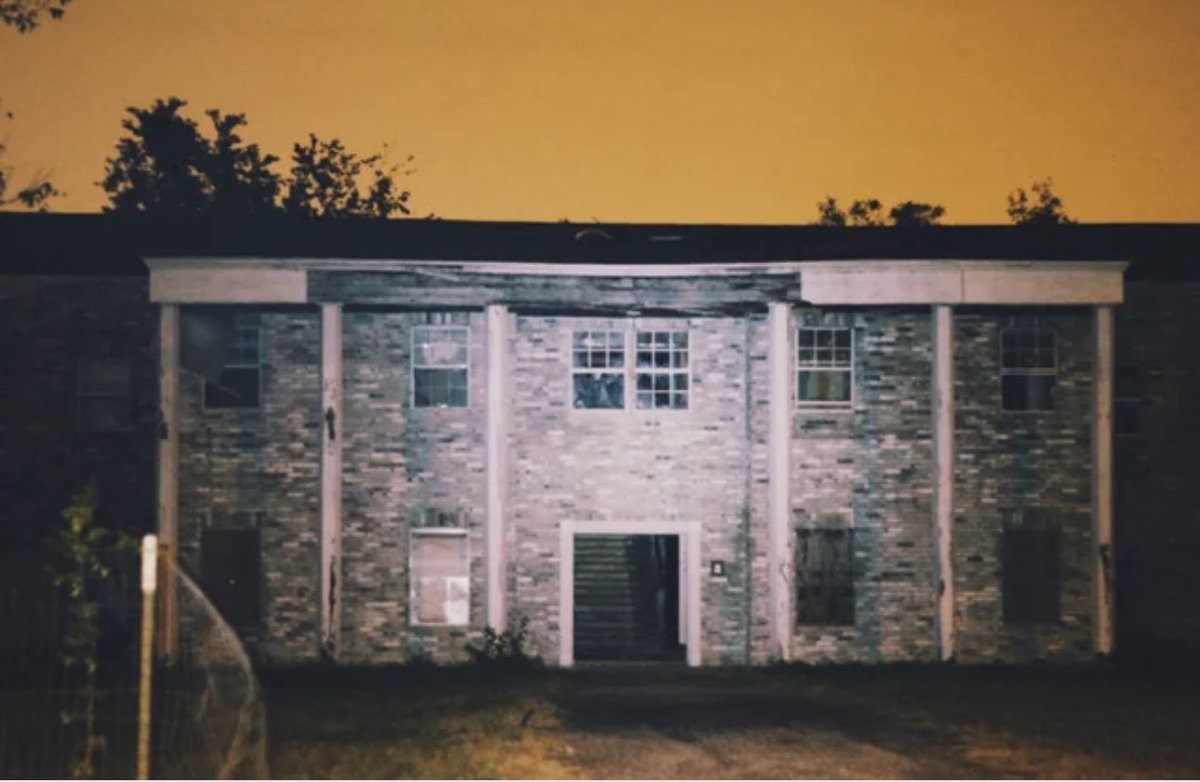 Jen3nfer's tweet image. I went down a rabbit-hole looking at pictures of old abandoned mansions and buildings in my city on the outskirts and suburbs. Some used to be owned by drug cartel lords that were seized, supposedly ‘haunted’ and others like the Palace of Golden Orbs (a Taoist temple) were never…
