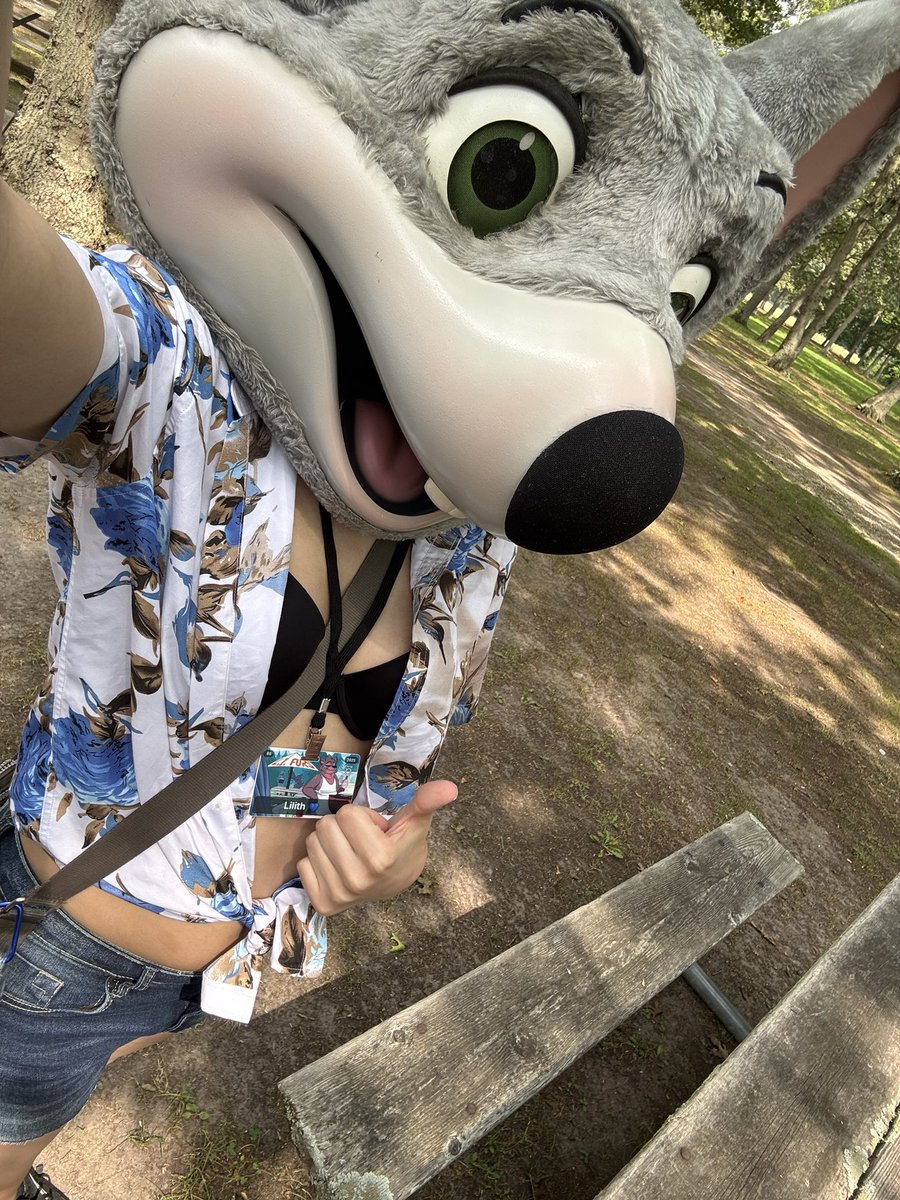 frict's tweet image. Call me Chuck E the way I’m stacking this CHEDDAR