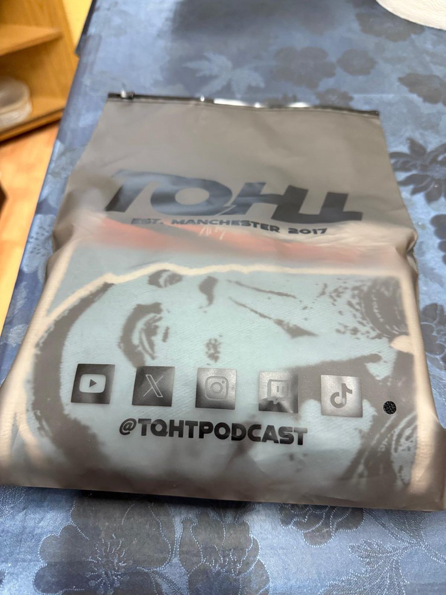 Alberto45245478's tweet image. MUCHAS GRACIAS @TQHTPodcast @PiedrasMarcos @celtangana_ 
Una alegría recibir la bufanda del EUROCELTA .
Una presentación que me sorprendió a vuestro nivel que también forman un EQUIPO EUROPEO. Desde Muchamiel en Alicante, muchas gracias por vuestro trabajo .
