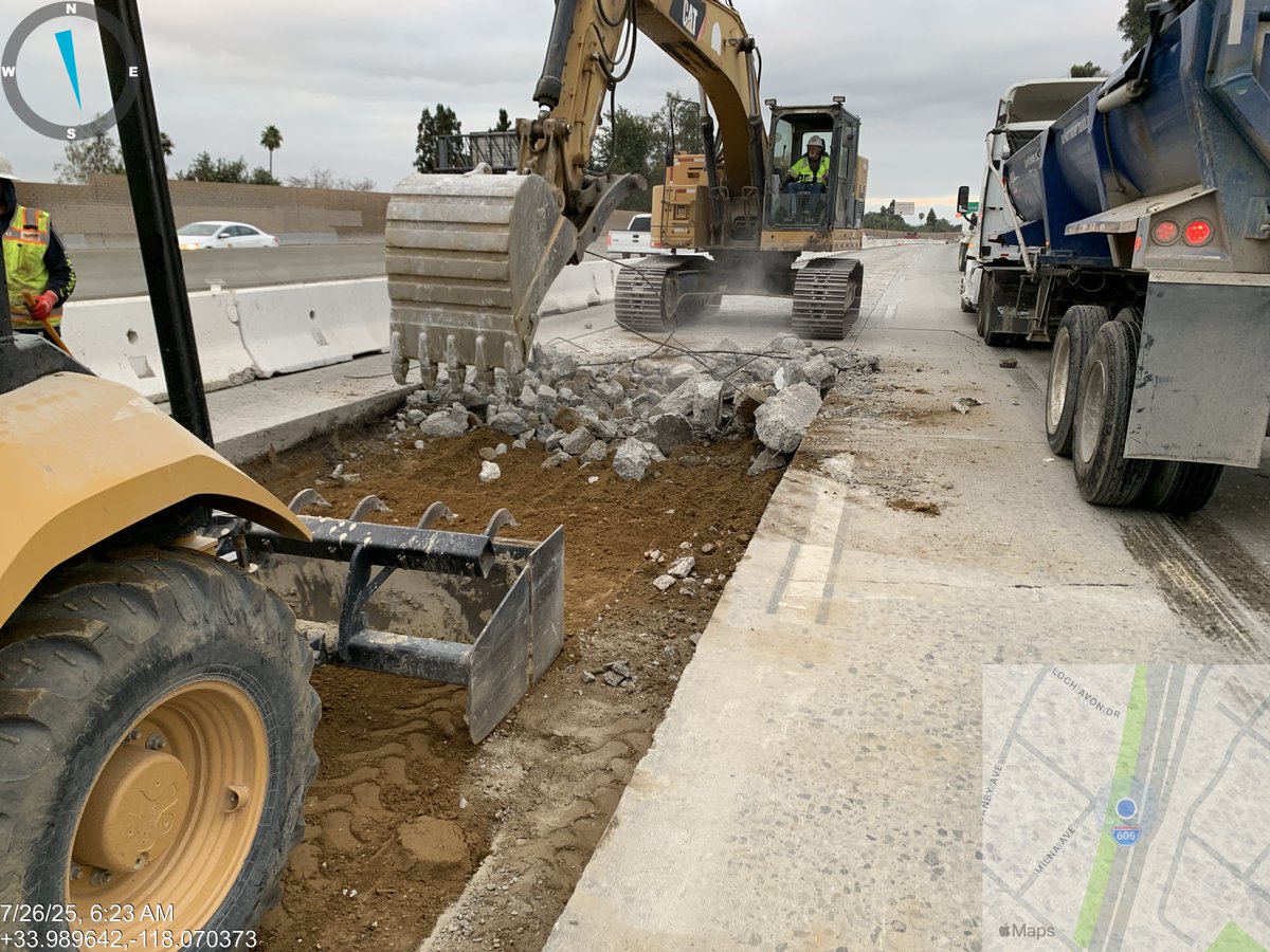 CaltransDist7's tweet image. 🚧 PROGRESS ON I-605!🚧
Crews have been removing concrete, compacting earth & laying rapid set base. A paving operation has southbound I-605 near Whittier Blvd reduced to two lanes until 11 PM Sunday 7/27. Details: tinyurl.com/3tepywua QuickMap.dot.ca.gov