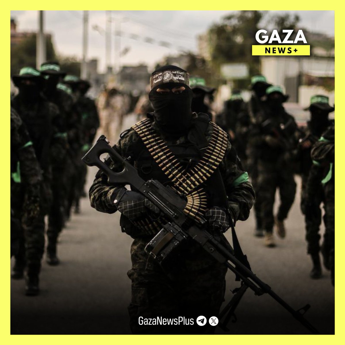 GazaNewsPlus's tweet image. 🔴🔴💥 [ FLASH INFO ] L&apos;unité fantôme des Brigades Al-Qassam a tendu une embuscade complexe, ciblant deux transports de troupes sionistes à l&apos;aide de charges explosives placées directement à l&apos;intérieur des cabines de commandement, provoquant l&apos;incendie complet des véhicules et…