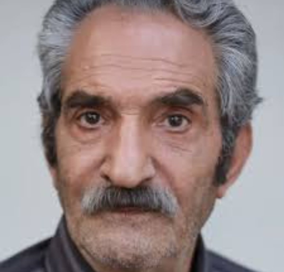 Saberniko's tweet image. چی از تاسیان یاد گرفتی ؟
- اگر بابای یه آدم ساواکی هم شدید ولی آزاده باشید 😔