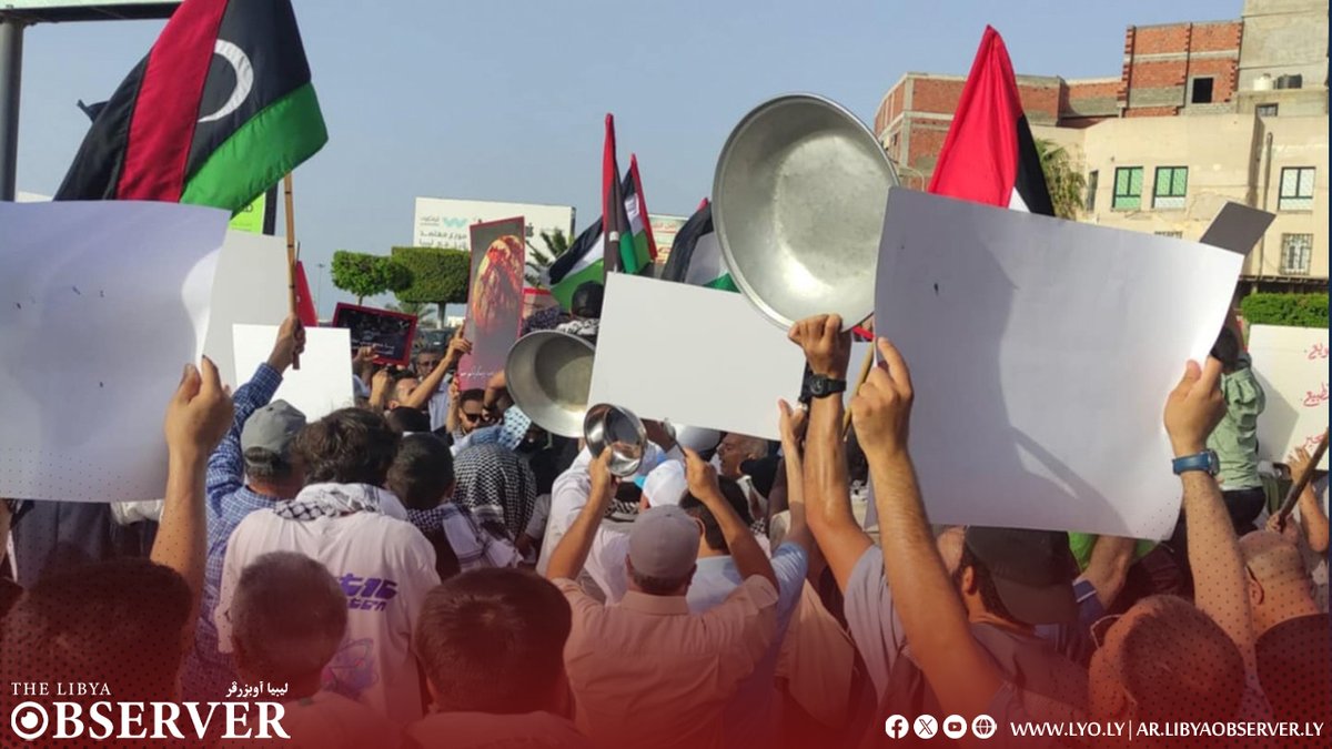 Lyobserver's tweet image. A protest was held outside the Egyptian embassy in Tripoli on Saturday, calling for the opening of the Rafah crossing and the passage of aid into #Gaza.
The Protesters raised the Palestinian flag over the embassy in solidarity with the people of Gaza, who are facing prolonged…