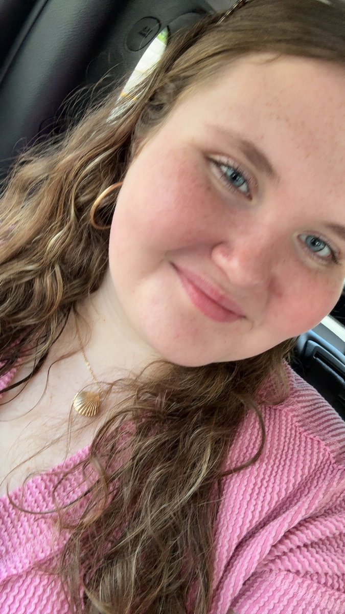 ccaitley2's tweet image. kith your local femme ₊˚⊹ᰔ