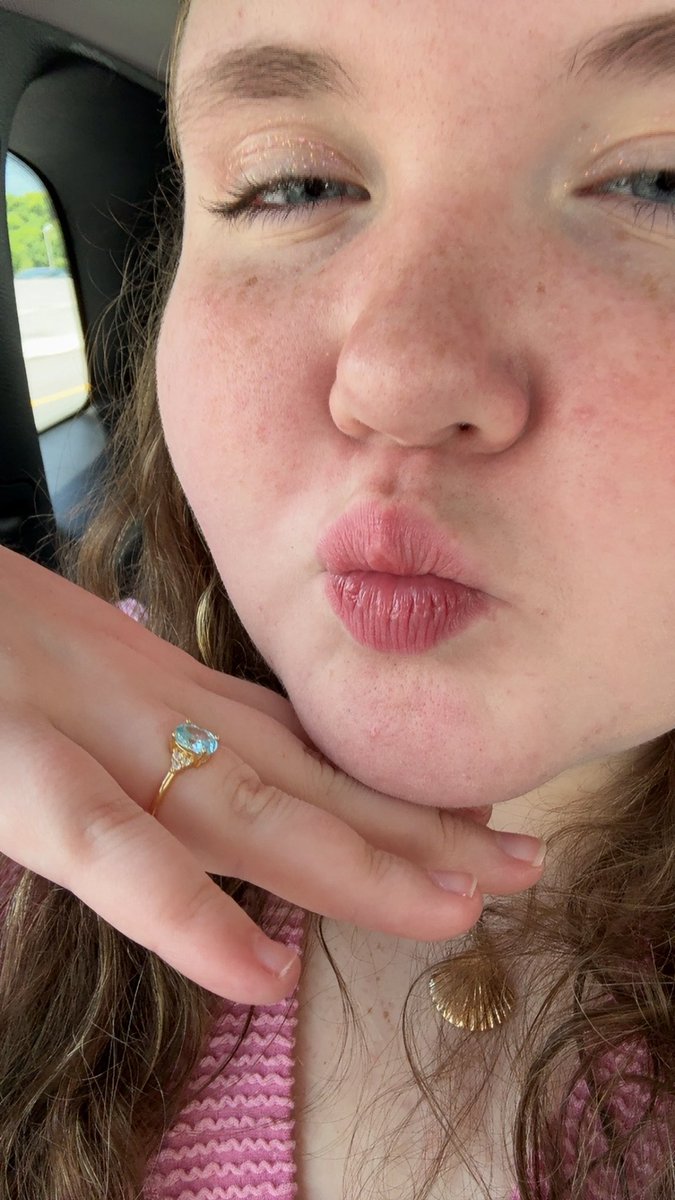 ccaitley2's tweet image. kith your local femme ₊˚⊹ᰔ