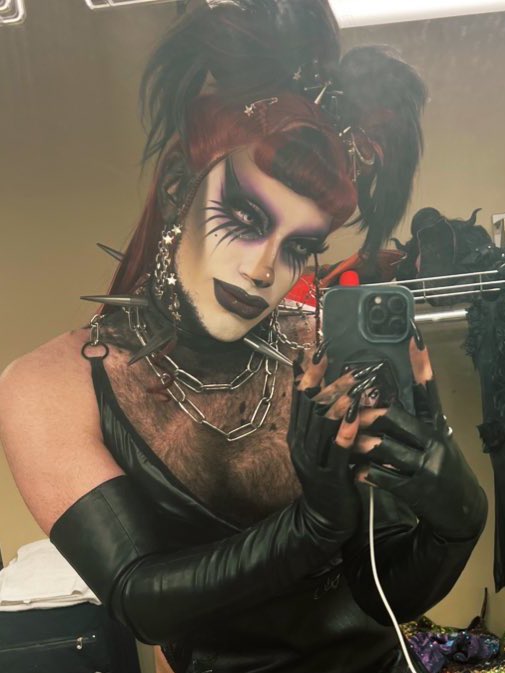 These two divas clashing for dominance on a constant basis in my head