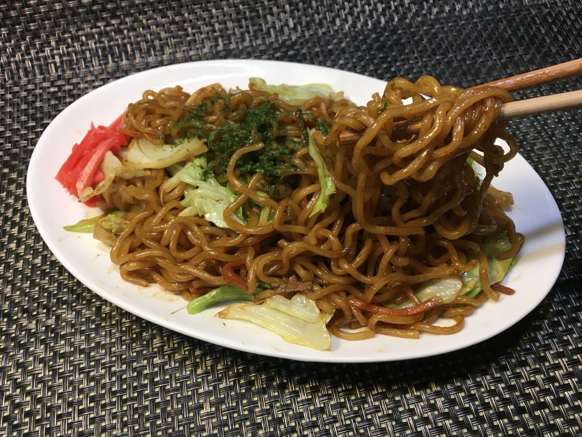 Dynamitemandom's tweet image. ちょっとお腹空いた🤏真夜中に丁度いい王道ど真ん中なソース焼きそばあります!2025/7/26(土)新夜食堂エニシング− naganoenising.shopinfo.jp/pages/3838716/… キャベツも豚肉もしっかり入って裏切らない真面目なソース焼きそばです!是非どうぞ!シェアでも大丈夫👌😄