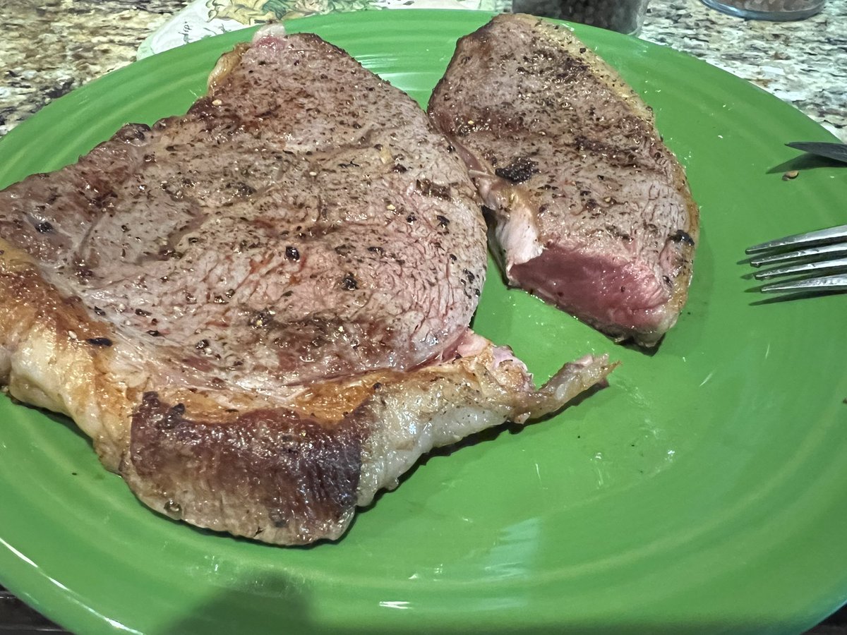 CoachChamboOK's tweet image. Let’s talk steak!
How do you like your steaks cooked?
This steak is undercooked | perfect | overcooked?