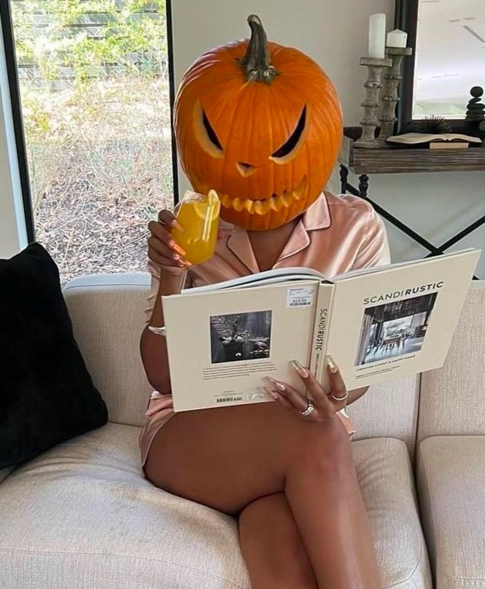 popbrains's tweet image. We are less than 100 days away from Halloween. 🎃
