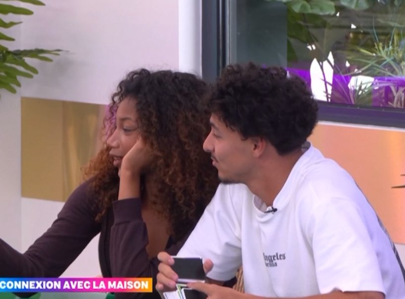 pfanoflove's tweet image. Le running gag Violetta continue ptdr #secretstory