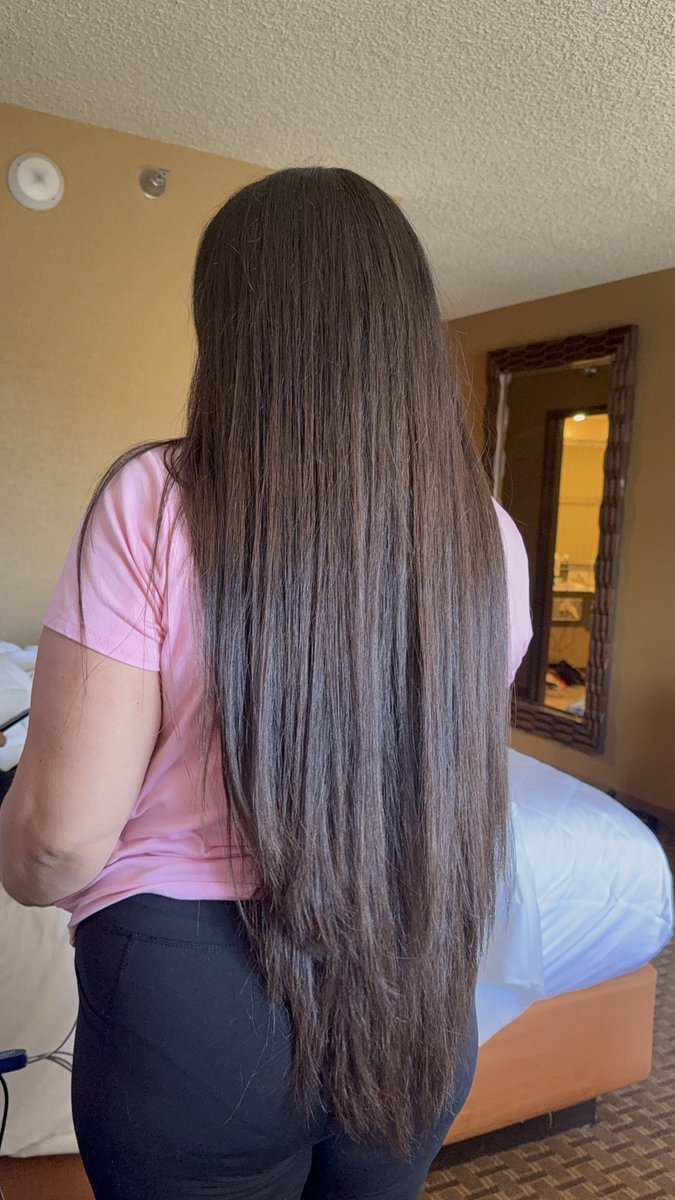 ad3lex's tweet image. jealous of my moms hair