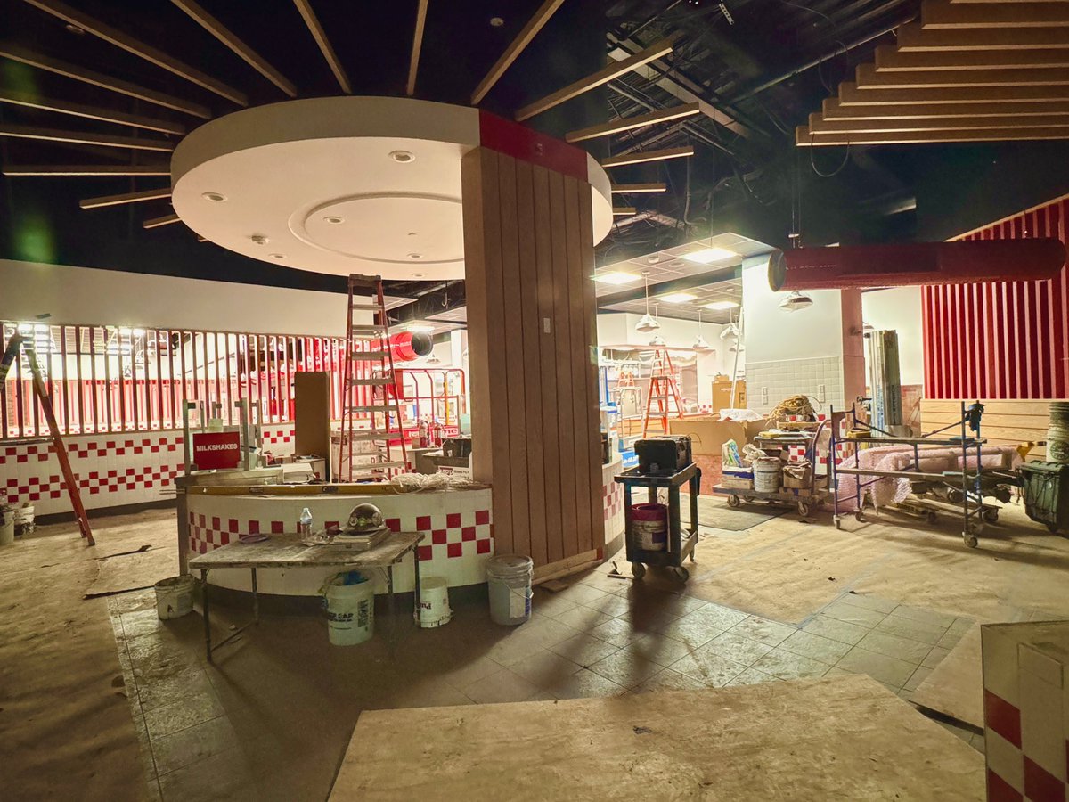 KerryBilicki's tweet image. Sneaky peek inside Five Guys soon to open in front of Venetian.
@VitalVegas @LasVegasLocally
