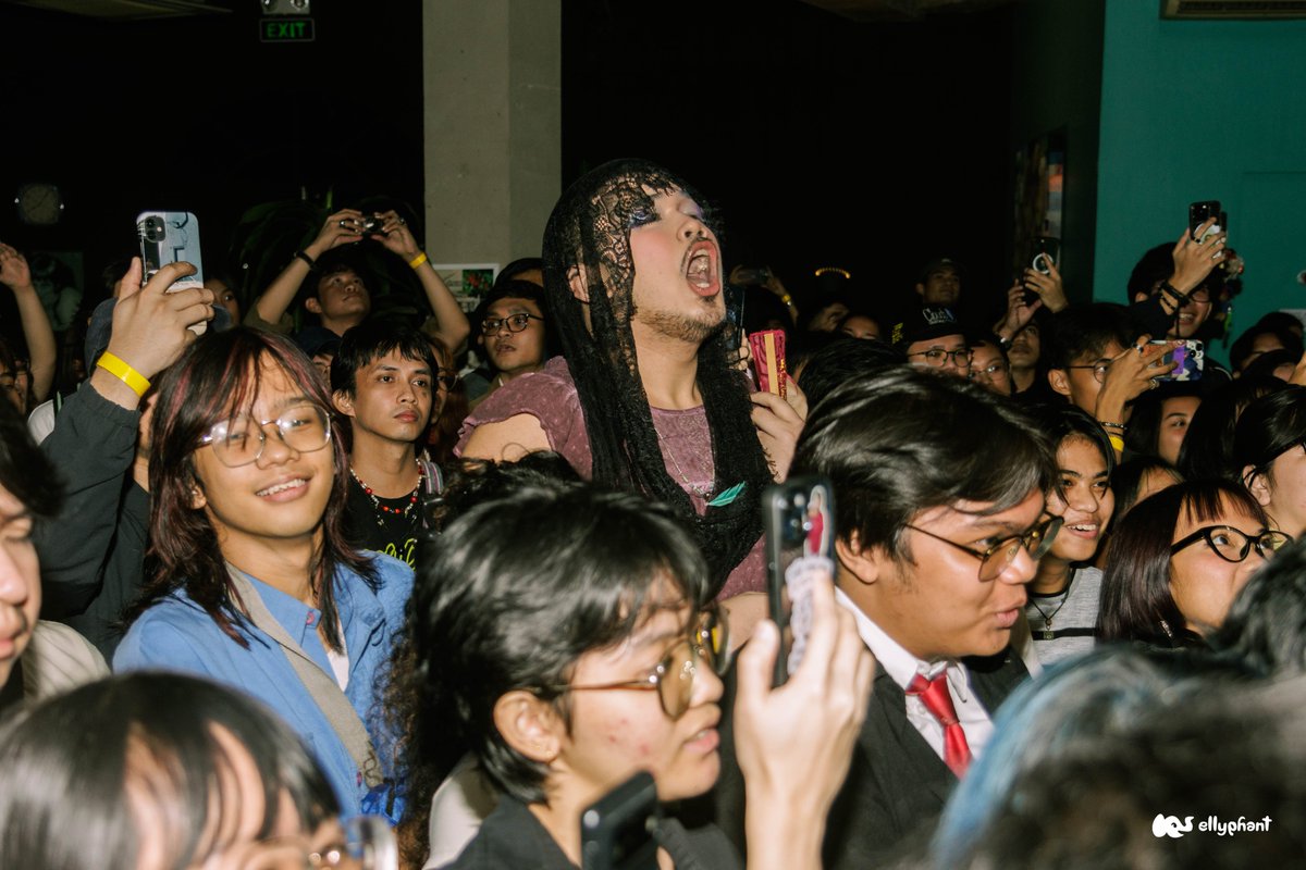 ellyphantart's tweet image. the ourselves gig last night was such a blast..... ang saya saya poh parang 2018 ulit but better. i also took some photos :-]