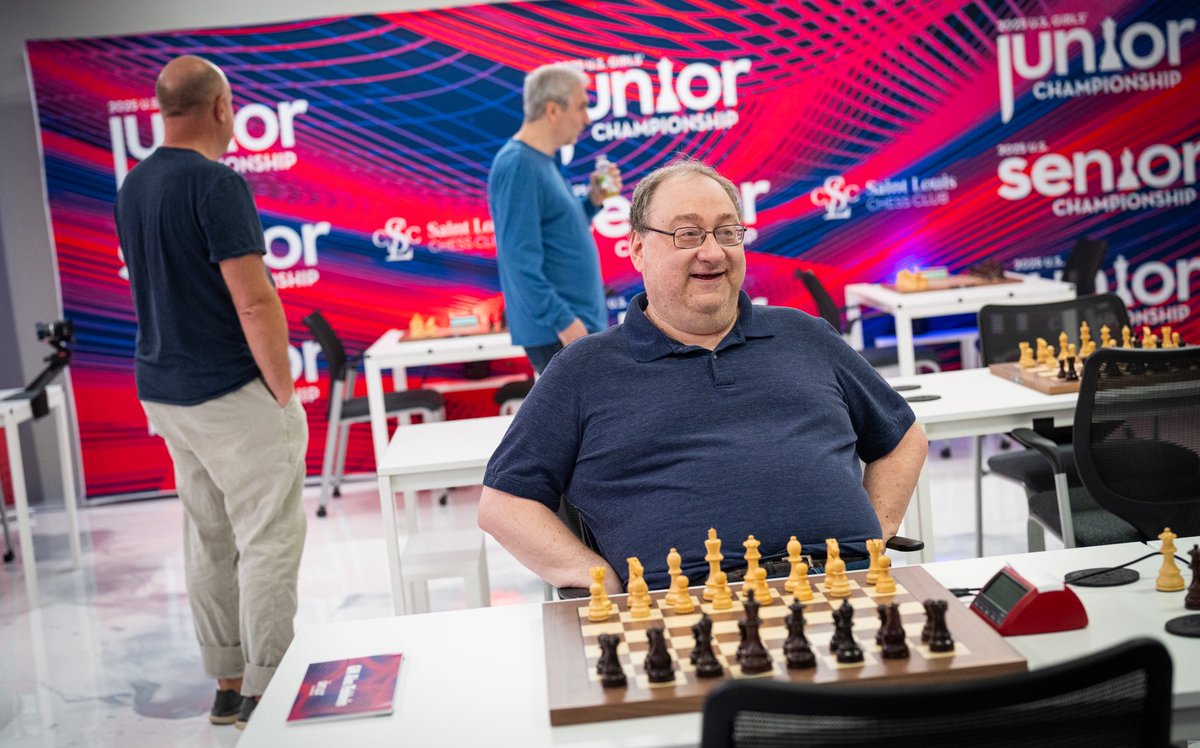 STLChessClub's tweet image. Check out these photos from yesterday’s playoff round!! #chess #USJuniorsChess #USSeniorsChess 📸 @lennartootes