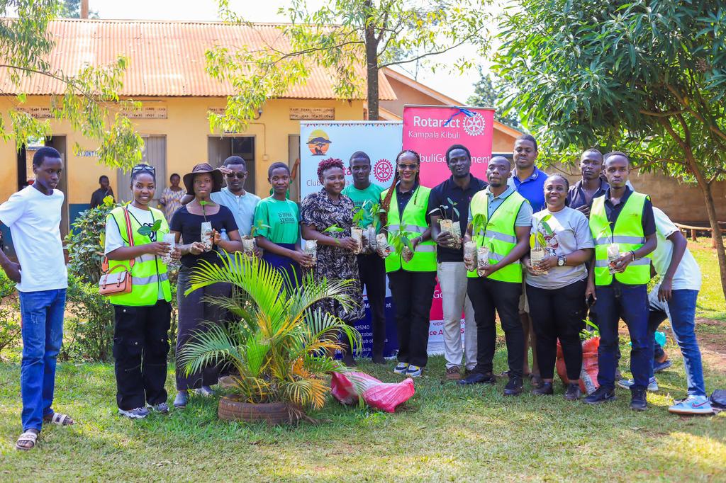 RotaractAcacia's tweet image. Environmental conservation is everyone's responsibility and one of the ways is tree planting which featured in our Budondo project today at St Stephen'sSSS. We engaged the young generation to be part of the drive to inspire and bring them on board as well.