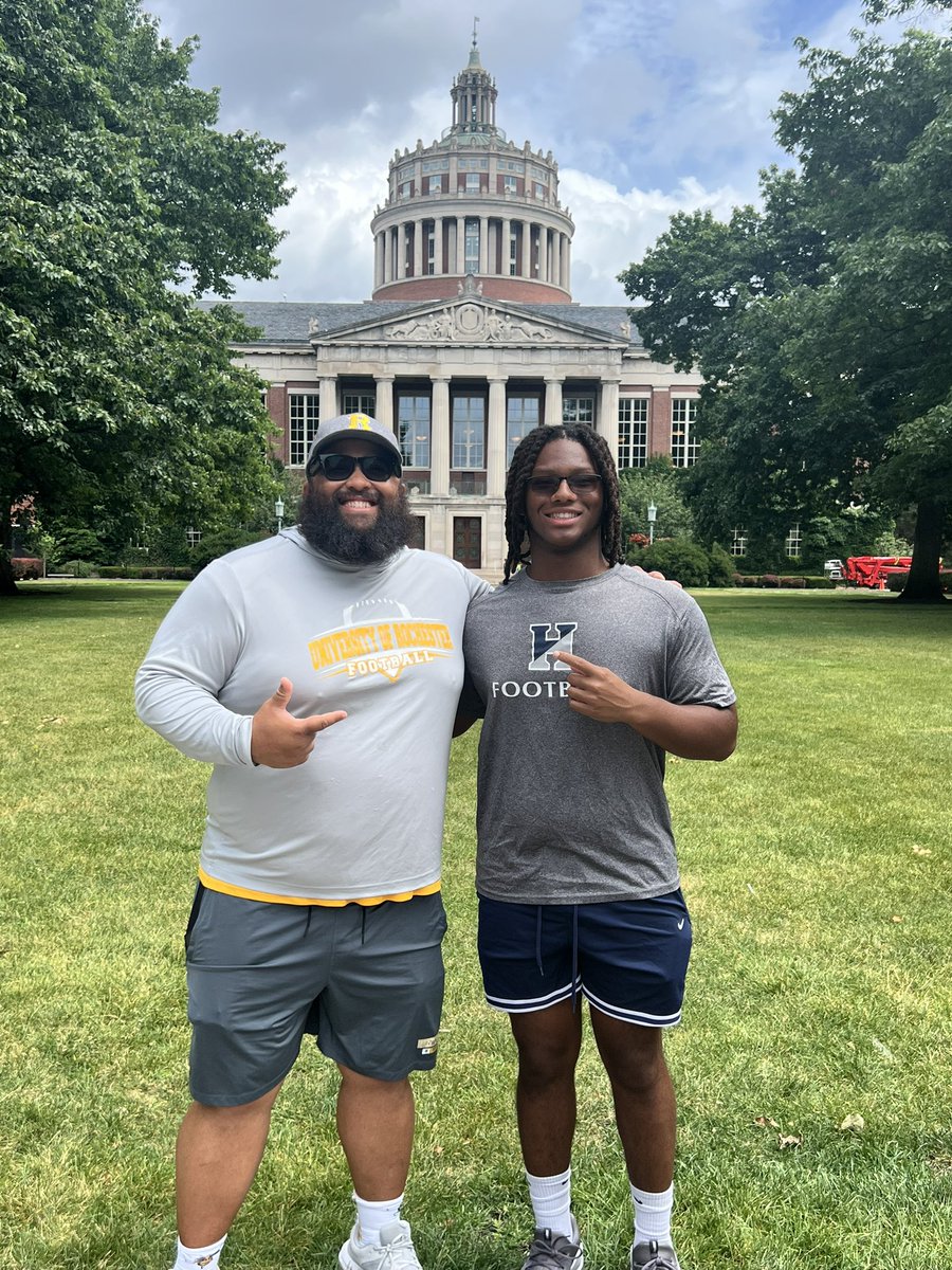 NathanGovanII's tweet image. After a great campus visit and conversation with @IamcoacHHeav, I’m honored to have received an offer from the University of Rochester.
@UofRFootball @ChadMartinovich @IamcoacHHeav @HillFootball @EPAFootball @carljfred @garyonuekwusi @CoachJayUConn @CaryMoyer @GovanMediaGroup…