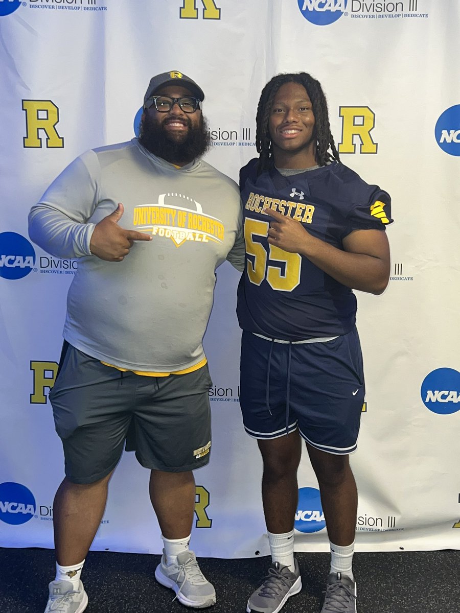 NathanGovanII's tweet image. After a great campus visit and conversation with @IamcoacHHeav, I’m honored to have received an offer from the University of Rochester.
@UofRFootball @ChadMartinovich @IamcoacHHeav @HillFootball @EPAFootball @carljfred @garyonuekwusi @CoachJayUConn @CaryMoyer @GovanMediaGroup…