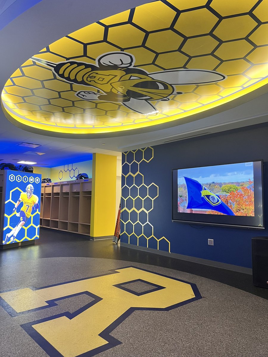 NathanGovanII's tweet image. After a great campus visit and conversation with @IamcoacHHeav, I’m honored to have received an offer from the University of Rochester.
@UofRFootball @ChadMartinovich @IamcoacHHeav @HillFootball @EPAFootball @carljfred @garyonuekwusi @CoachJayUConn @CaryMoyer @GovanMediaGroup…