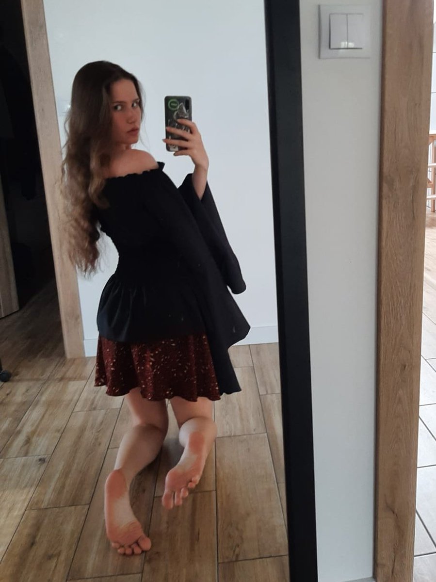 breaking ur mind with my addictive feet is my type of k*nk &lt;3