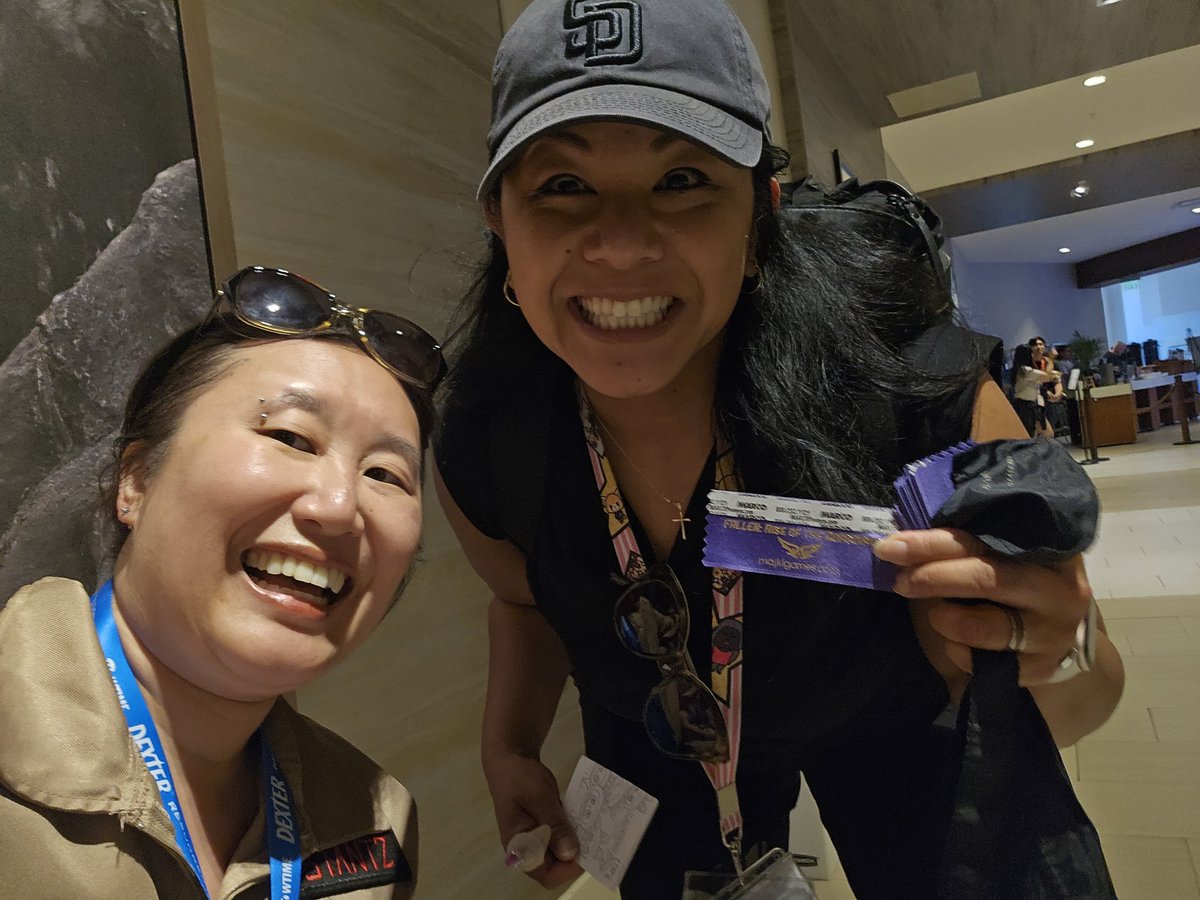 Great to meet some more #labubu #popmart fans! If you see me, say hi and I will give you a #zimomo pen and #labubu zine #sdcc #lootdrop #monstertribe