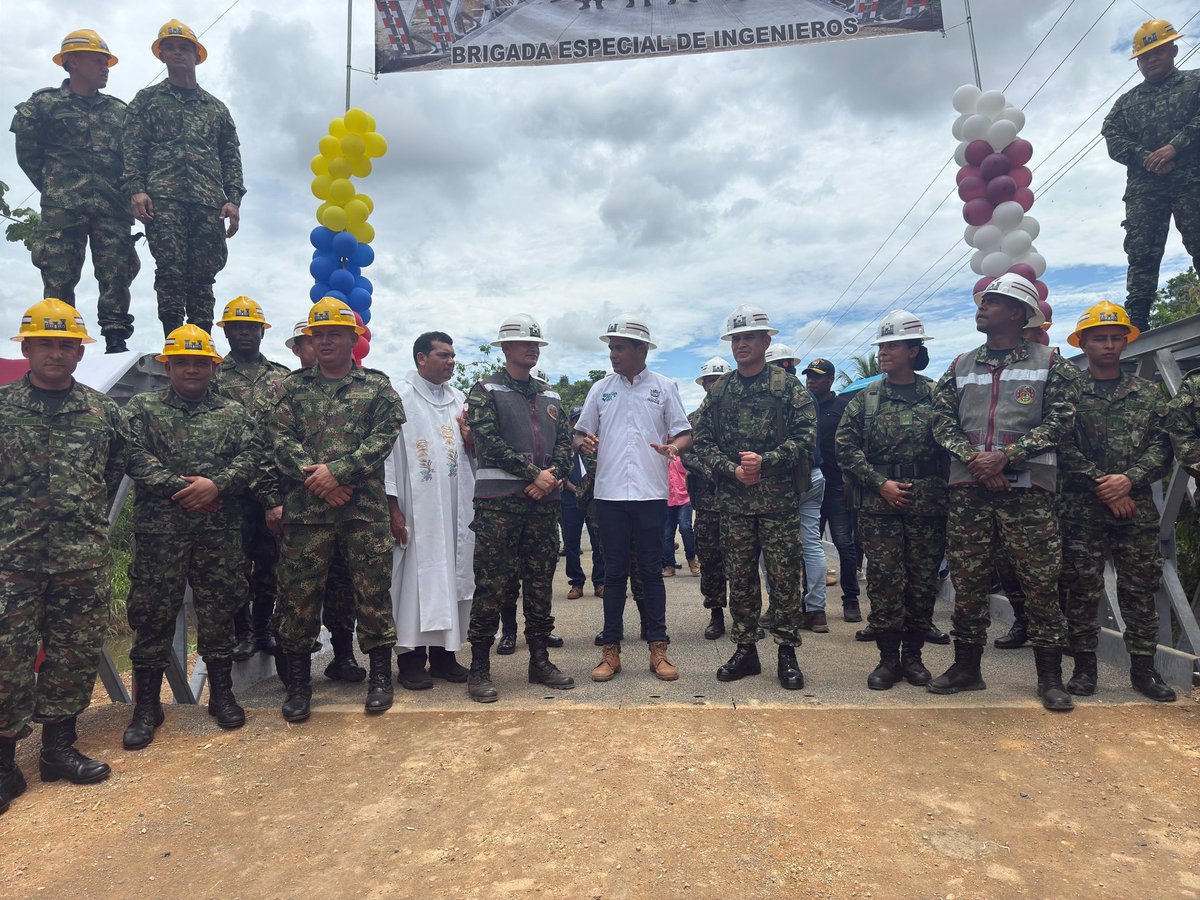 Ingenieros_EJC's tweet image. #EsNoticia | ¡Un puente militar que cambia vidas!
Hoy fue inaugurado en Tierralta, @GobCordoba_ un puente metálico modular tipo ACROW de 51,81 m, construido por nuestros #IngenierosMilitares del #BIOPE90, en articulación con autoridades locales.
✅ Con esta obra, más de 39.000…