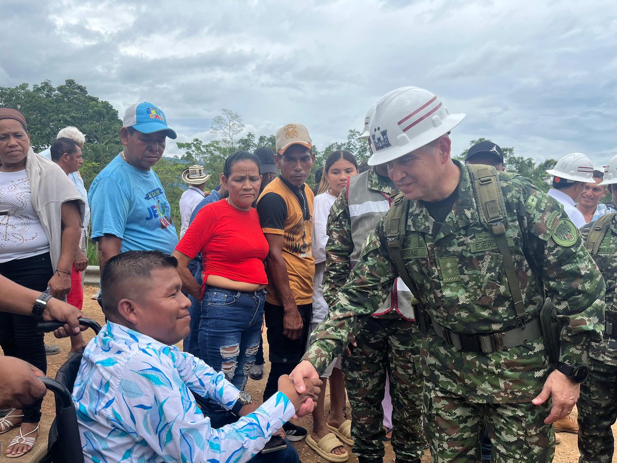 Ingenieros_EJC's tweet image. #EsNoticia | ¡Un puente militar que cambia vidas!
Hoy fue inaugurado en Tierralta, @GobCordoba_ un puente metálico modular tipo ACROW de 51,81 m, construido por nuestros #IngenierosMilitares del #BIOPE90, en articulación con autoridades locales.
✅ Con esta obra, más de 39.000…